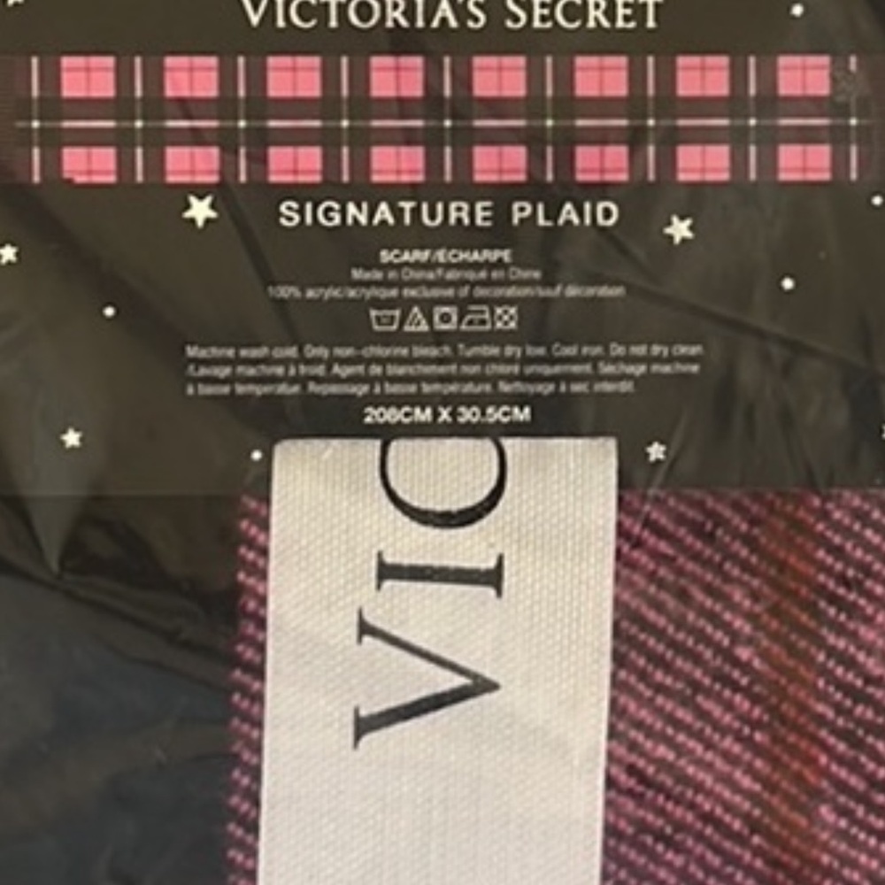 NWOT Victoria’s Secret Oversized Pink and Black Plaid Scarf* final price drop - Picture 4 of 4